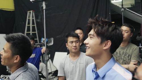 吃瓜演绎博主,吃瓜博主带你揭秘娱乐圈幕后真相